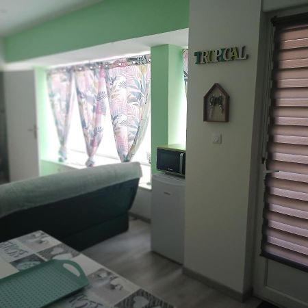 La Casa Verde La Fere Bagian luar foto