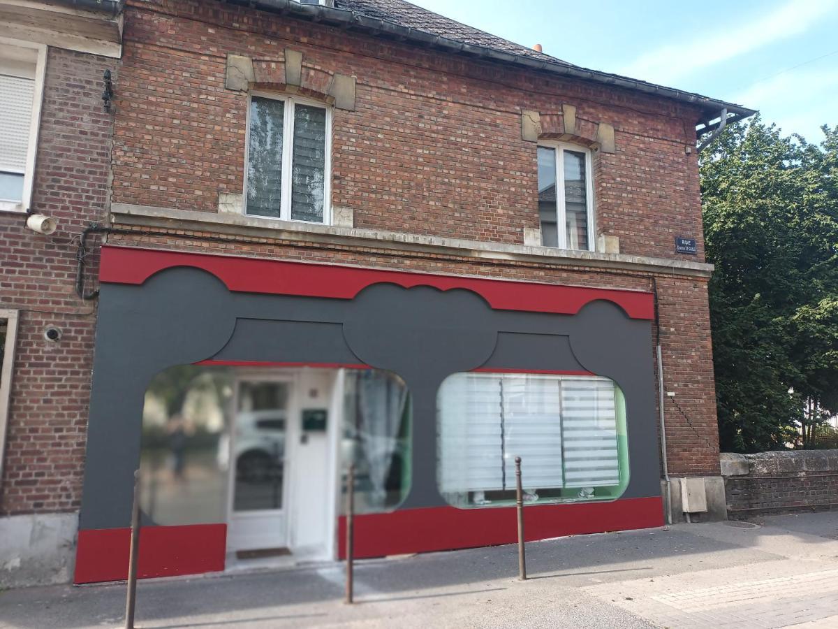 La Casa Verde La Fere Bagian luar foto