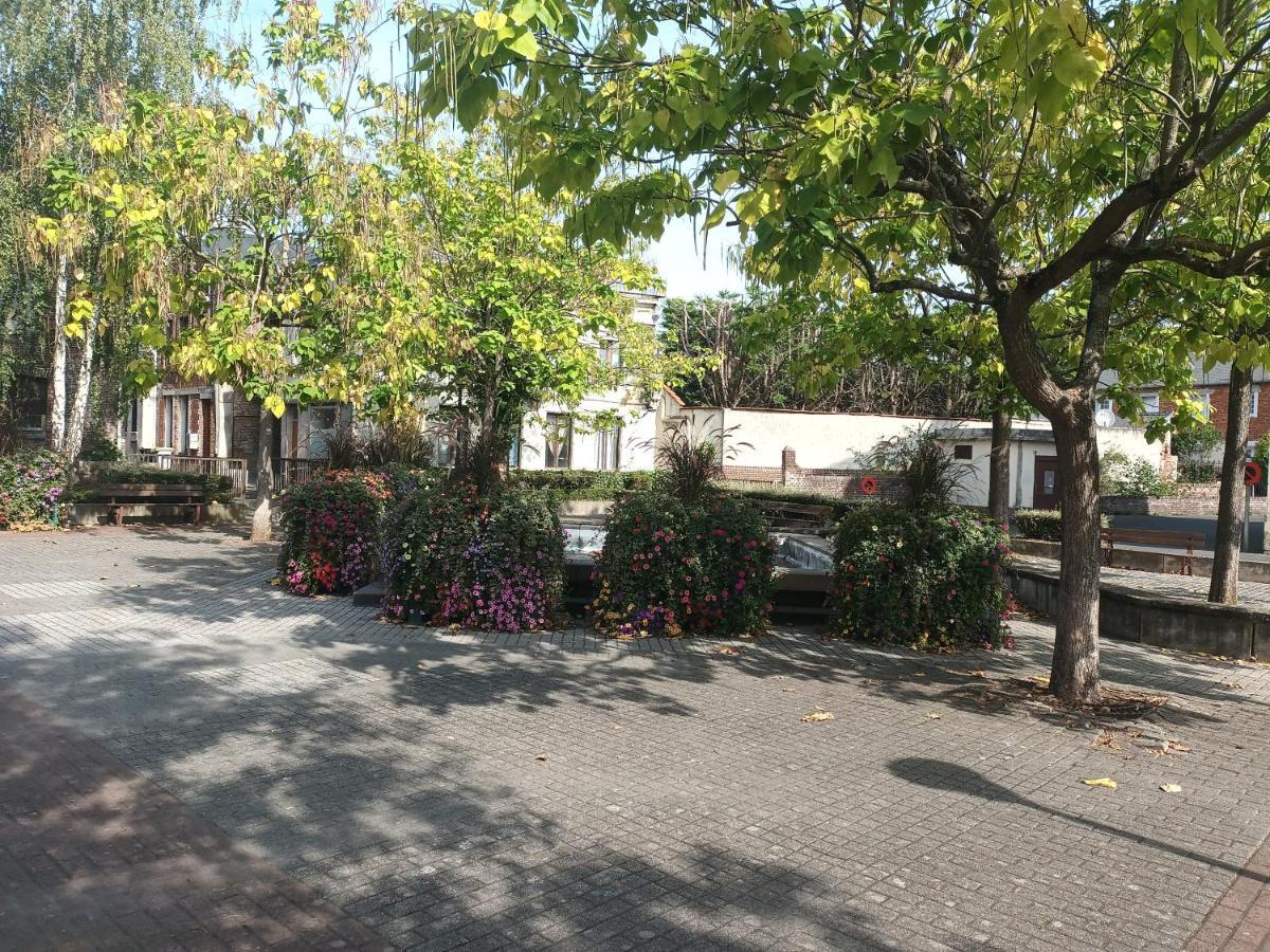 La Casa Verde La Fere Bagian luar foto
